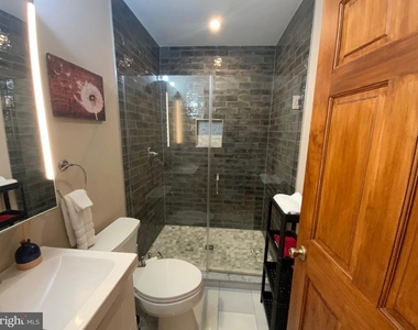 1837 16th Street Nw - Photo Thumbnail 4