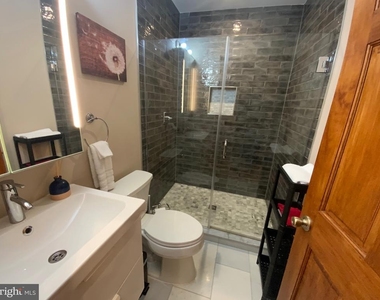 1837 16th Street Nw - Photo Thumbnail 3