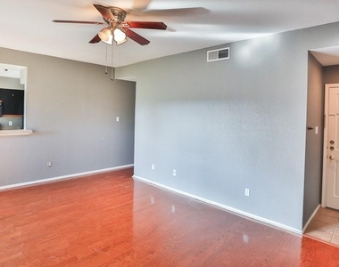 4711 Spicewood Springs Rd - Photo Thumbnail 4