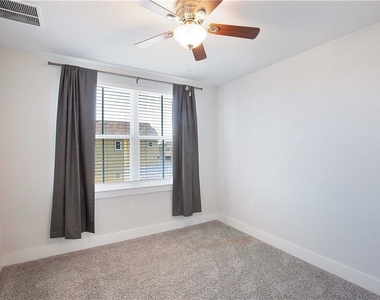 7500 Burnham Pl - Photo Thumbnail 16