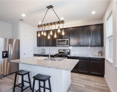 7500 Burnham Pl - Photo Thumbnail 7