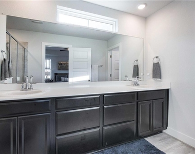 7500 Burnham Pl - Photo Thumbnail 12