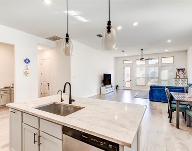 2824 Stone Branch Dr - Photo Thumbnail 12