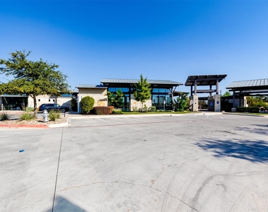 2824 Stone Branch Dr - Photo Thumbnail 33