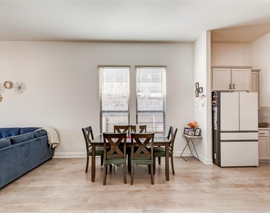 2824 Stone Branch Dr - Photo Thumbnail 13