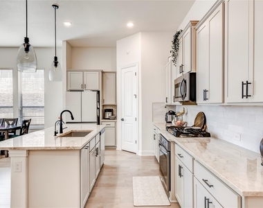 2824 Stone Branch Dr - Photo Thumbnail 10