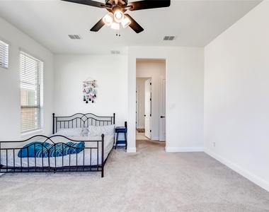 2824 Stone Branch Dr - Photo Thumbnail 16