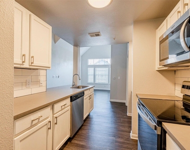 12215 Hunters Chase Dr - Photo Thumbnail 12