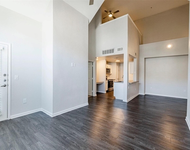 12215 Hunters Chase Dr - Photo Thumbnail 6