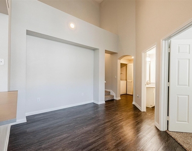 12215 Hunters Chase Dr - Photo Thumbnail 7
