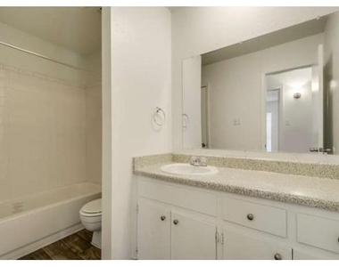 5009 Copperbend Blvd - Photo Thumbnail 3