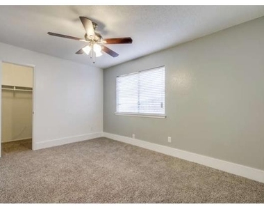 5009 Copperbend Blvd - Photo Thumbnail 4
