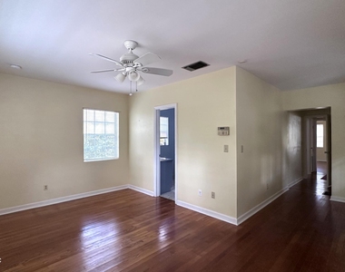 2836 Ionic Avenue - Photo Thumbnail 9
