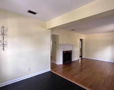 2836 Ionic Avenue - Photo Thumbnail 4