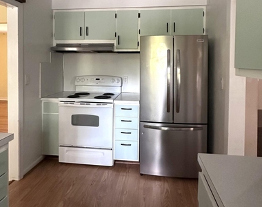 2836 Ionic Avenue - Photo Thumbnail 7