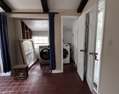 2836 Ionic Avenue - Photo Thumbnail 20