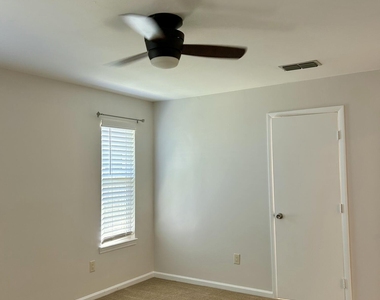 10515 Anchorage Cove Lane - Photo Thumbnail 7