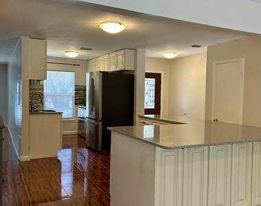 10515 Anchorage Cove Lane - Photo Thumbnail 5
