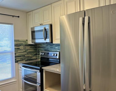 10515 Anchorage Cove Lane - Photo Thumbnail 3