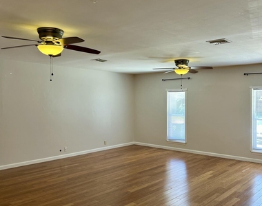 10515 Anchorage Cove Lane - Photo Thumbnail 6