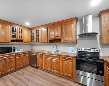 460 Peyton Road Sw - Photo Thumbnail 6