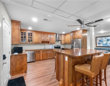 460 Peyton Road Sw - Photo Thumbnail 8