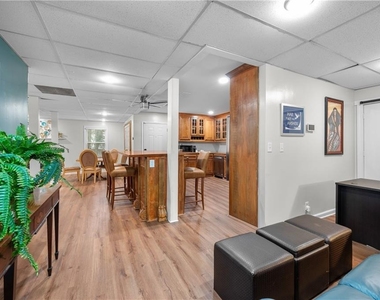 460 Peyton Road Sw - Photo Thumbnail 2