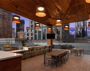 161 Peachtree Center Avenue Ne - Photo Thumbnail 2