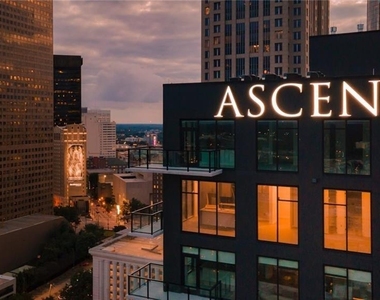 161 Peachtree Center Avenue Ne - Photo Thumbnail 1