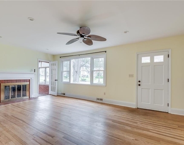 1287 Eastland Road Se - Photo Thumbnail 8