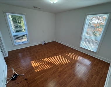 1685 Chevron Way - Photo Thumbnail 2