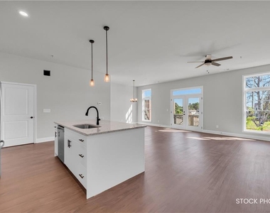 1038 Homestead Way Street - Photo Thumbnail 6