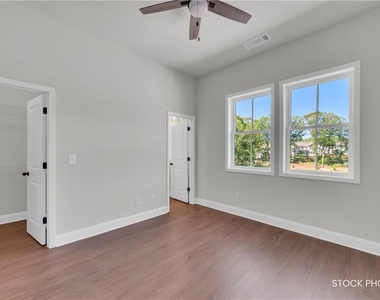 1038 Homestead Way Street - Photo Thumbnail 15