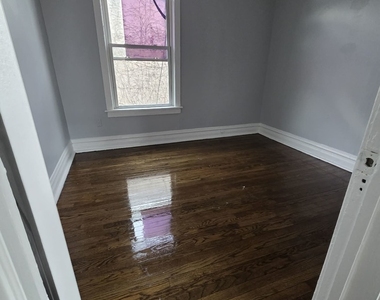 2704 E 77th Street - Photo Thumbnail 7