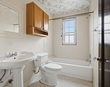 420 N Pine Avenue - Photo Thumbnail 6