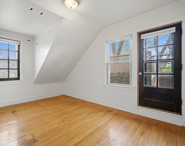 420 N Pine Avenue - Photo Thumbnail 5