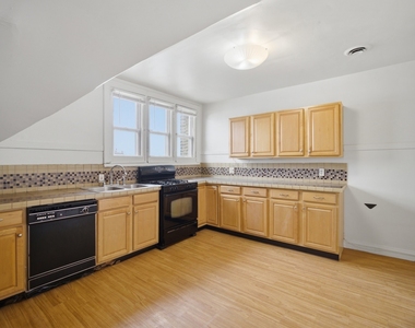 420 N Pine Avenue - Photo Thumbnail 13