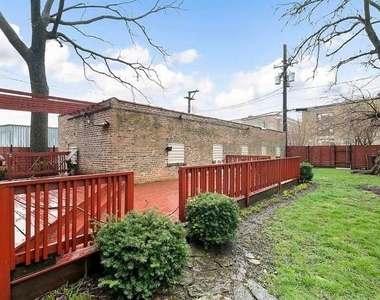 420 N Pine Avenue - Photo Thumbnail 3