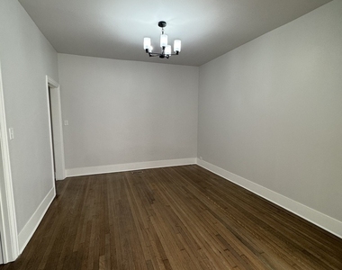 11578 S Perry Avenue - Photo Thumbnail 5