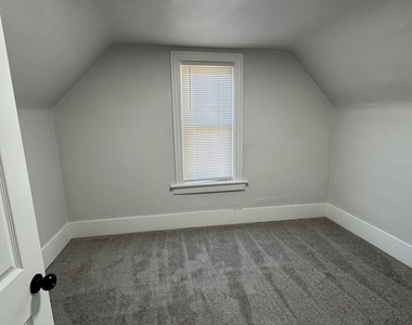 11578 S Perry Avenue - Photo Thumbnail 8