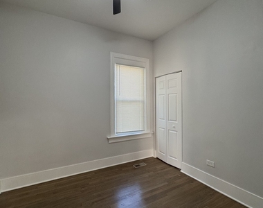 11578 S Perry Avenue - Photo Thumbnail 4