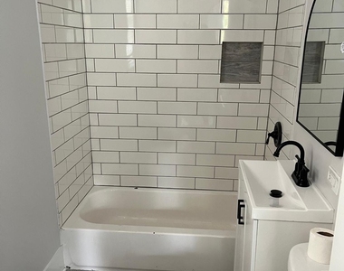 11578 S Perry Avenue - Photo Thumbnail 10