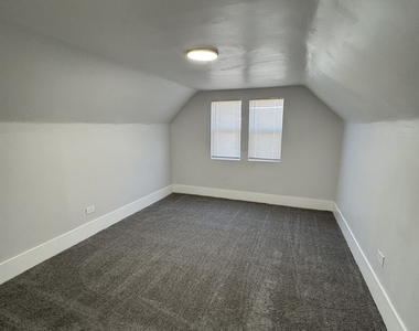 11578 S Perry Avenue - Photo Thumbnail 7