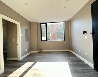 2801 Tilden Avenue - Photo Thumbnail 1