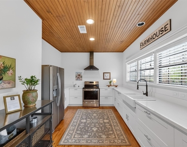 1808 Tabor Street - Photo Thumbnail 10