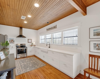1808 Tabor Street - Photo Thumbnail 9