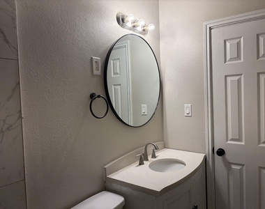 5406 Lyndhurst Drive - Photo Thumbnail 16