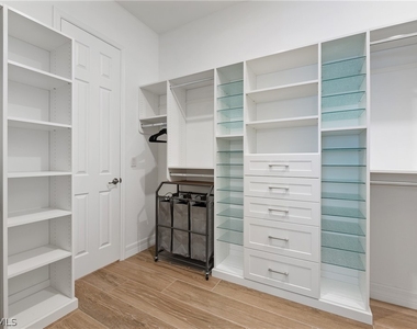 13528 Blue Bay Circle - Photo Thumbnail 16