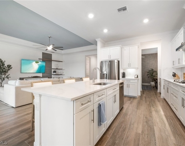 13528 Blue Bay Circle - Photo Thumbnail 7