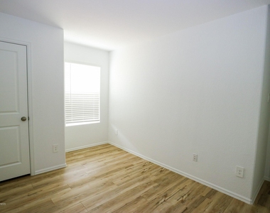 21811 Hickory Springs Court - Photo Thumbnail 17